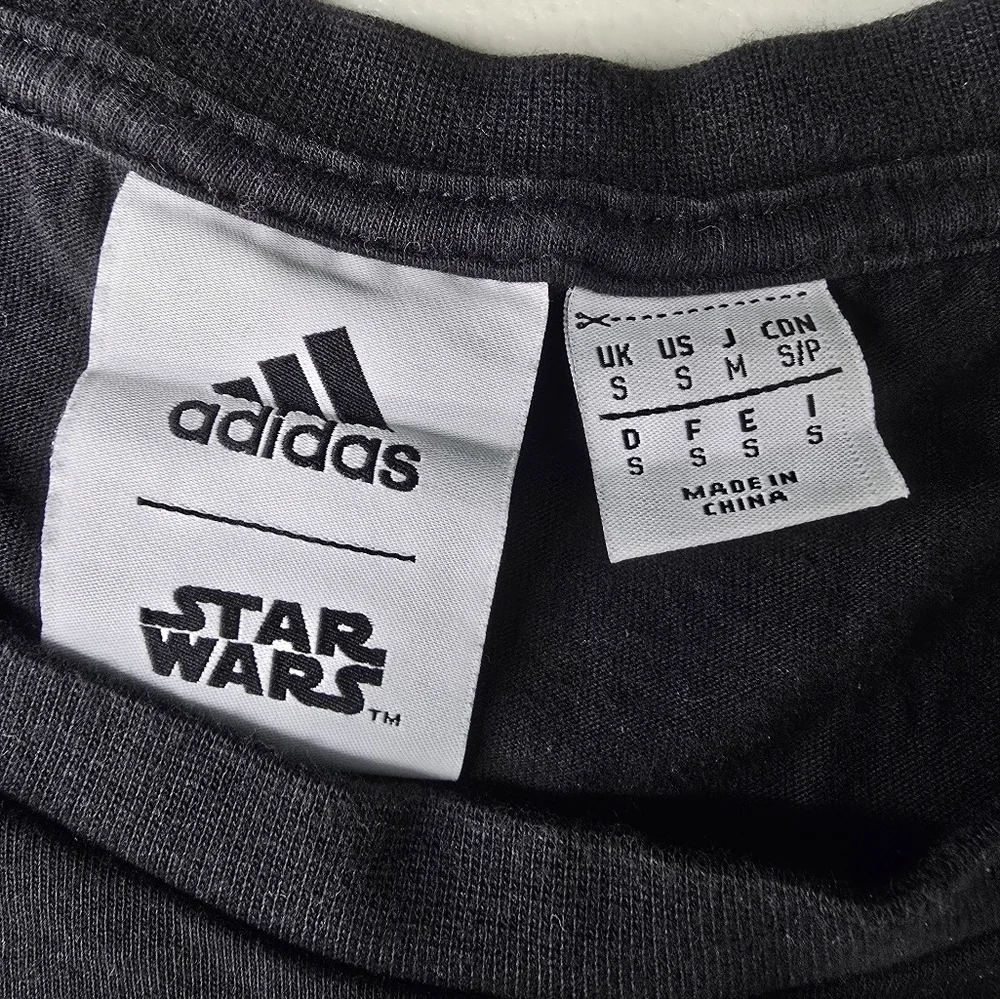 T-SHIRT MAN ADIDAS X STAR WARS: THE MANDALORIAN GRAPHIC TEE - size small